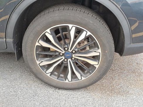 Certified 2022 Ford Escape SE w/ SE Sport Appearance Package image 3