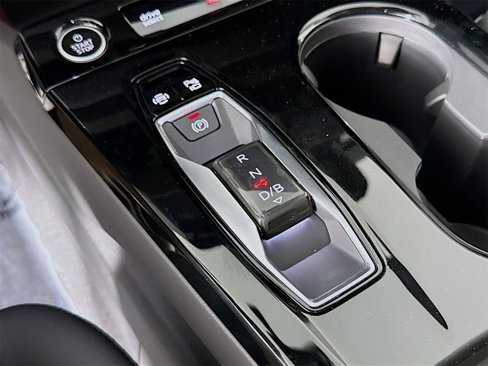 New 2025 Audi Q6 e-tron Premium Plus image 16