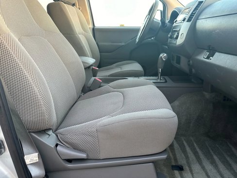 Used 2018 Nissan Frontier SV image 19