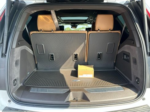 Used 2024 Cadillac Escalade Sport w/ LPO, ONYX Package image 5