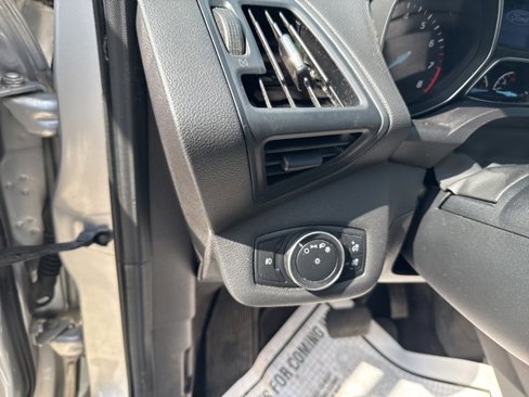 Used 2015 Ford Escape SE image 13