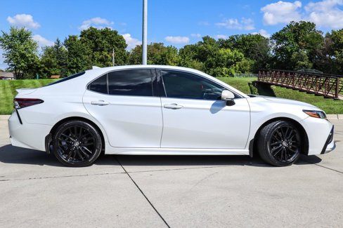 Used 2022 Toyota Camry XSE w/ Cold Weather Package image 5
