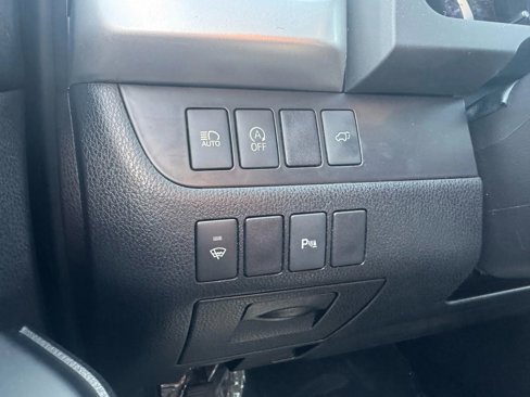 Used 2019 Toyota Highlander Limited image 26
