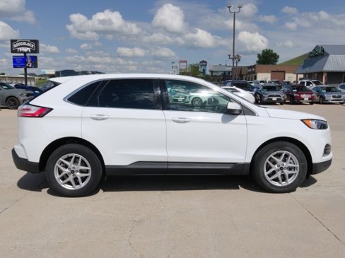 Used 2024 Ford Edge SEL image 5