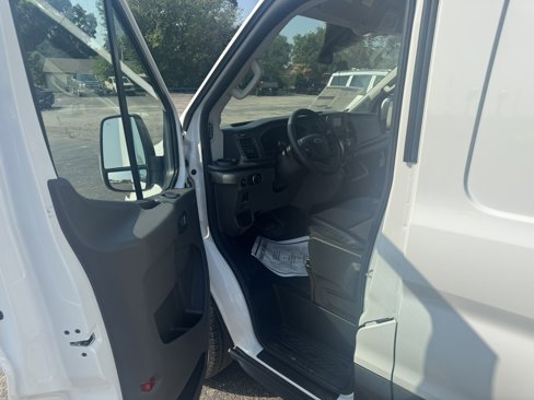 New 2025 Ford Transit 250 148 Medium Roof image 12