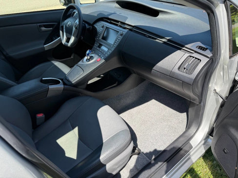 Used 2015 Toyota Prius Four image 15