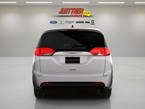 New 2026 Chrysler Voyager LX image 8
