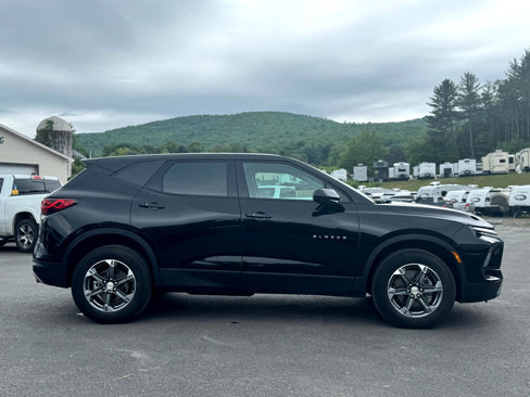 Used 2025 Chevrolet Blazer LT image 4