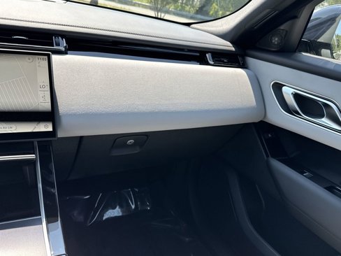 New 2026 Land Rover Range Rover Velar Dynamic SE image 27