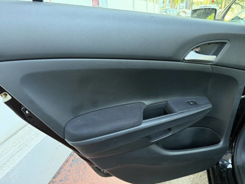 Used 2011 Honda Accord SE image 25
