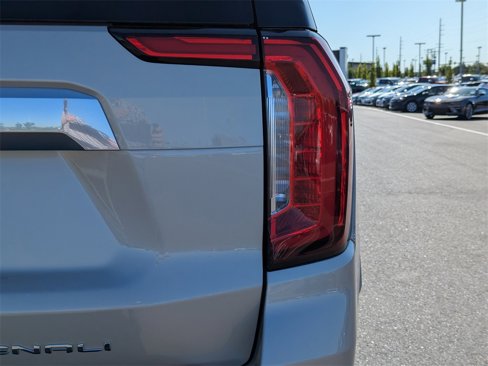 Certified 2022 GMC Yukon XL Denali image 37