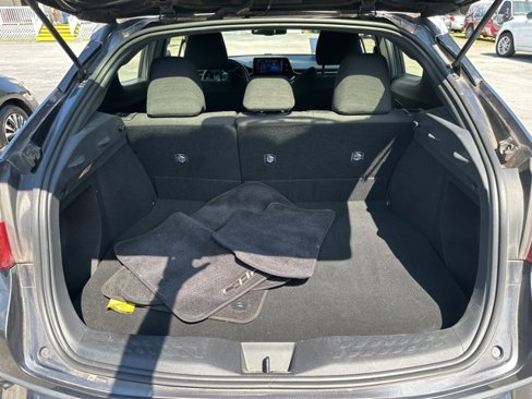 Used 2018 Toyota C-HR image 8