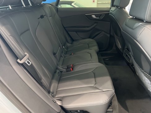 New 2025 Audi Q8 Premium image 19