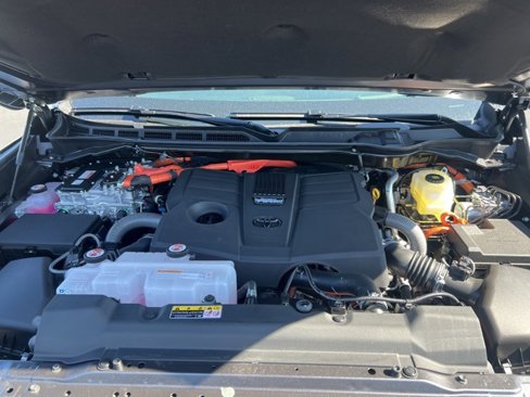 New 2025 Toyota Tundra Platinum image 15