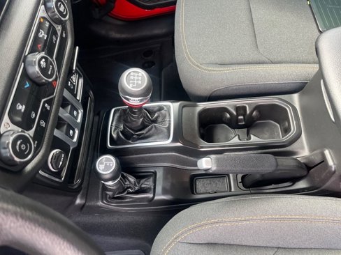 Used 2025 Jeep Wrangler Sport image 26