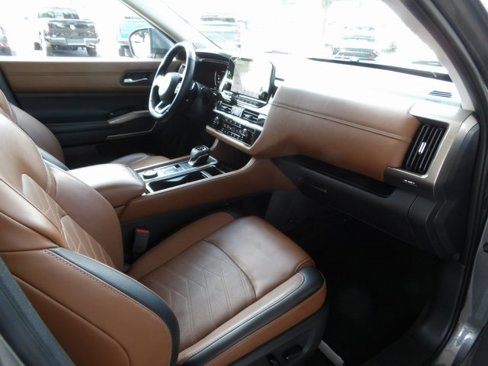 Certified 2023 Nissan Pathfinder Platinum image 33