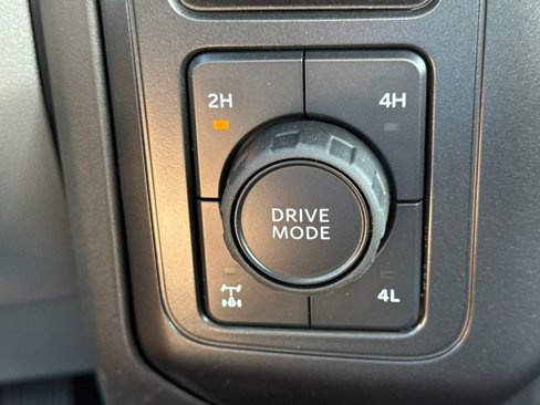 New 2025 Ford F350 4x4 Regular Cab Super Duty image 29