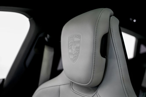 Used 2022 Porsche Taycan 4S image 20