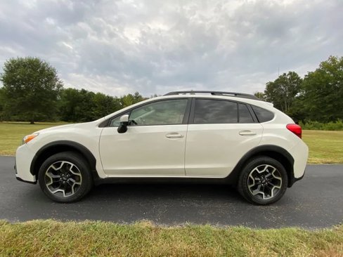 Used 2017 Subaru Crosstrek 2.0i Premium w/ Moonroof Package image 11