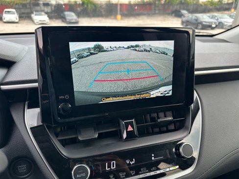 Used 2025 Toyota Corolla Cross LE image 17
