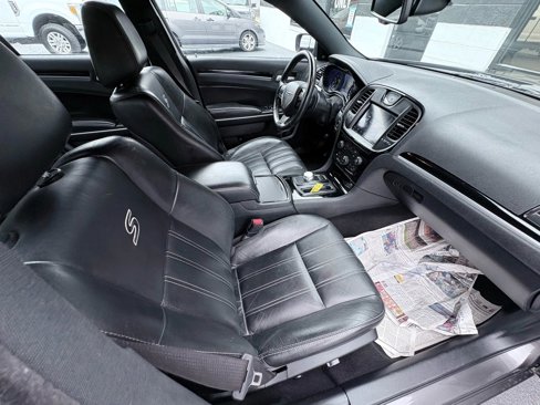 Used 2019 Chrysler 300 S image 21