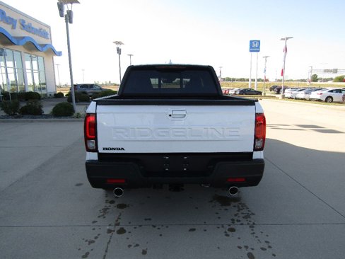 New 2026 Honda Ridgeline Black Edition image 6