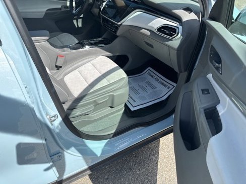 Used 2023 Chevrolet Bolt EUV Premier image 18