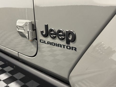 Used 2021 Jeep Gladiator Willys image 42