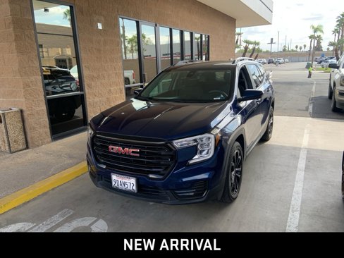Certified 2022 GMC Terrain SLE w/ Driver Convenience Package image 1