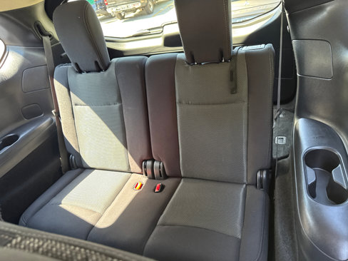 Used 2019 Nissan Pathfinder SV image 17