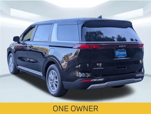 Used 2024 Kia Carnival LX image 4