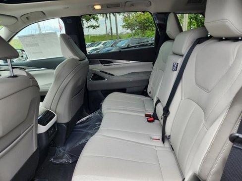 New 2026 INFINITI QX60 Luxe image 9