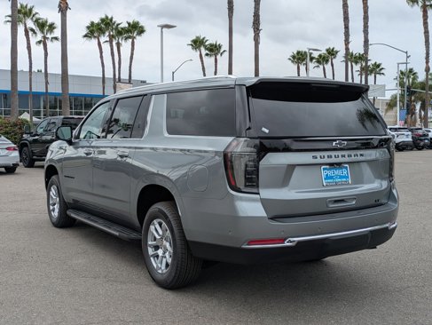 New 2026 Chevrolet Suburban LT image 3