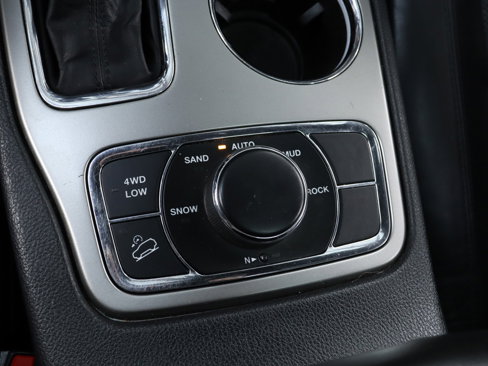 Used 2018 Jeep Grand Cherokee Limited image 16