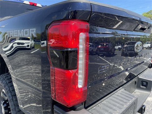 New 2025 Ford F250 Lariat w/ Lariat Ultimate Package image 8