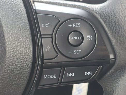 Used 2020 Toyota Corolla LE image 6