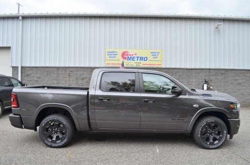 New 2026 RAM 1500 4x4 Crew Cab image 9