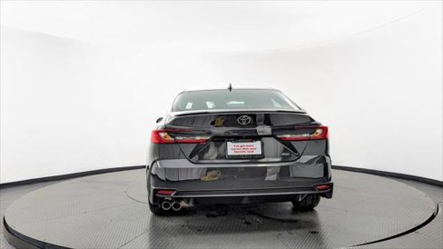 Used 2025 Toyota Camry SE image 6