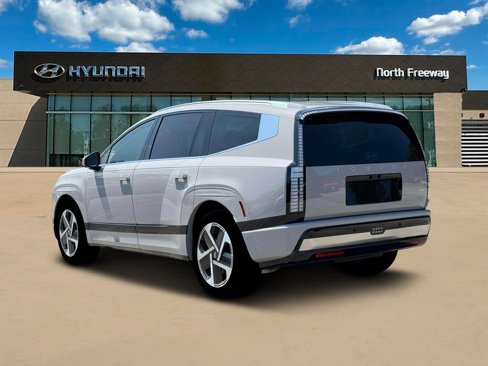 New 2026 Hyundai Ioniq 9 Calligraphy image 5