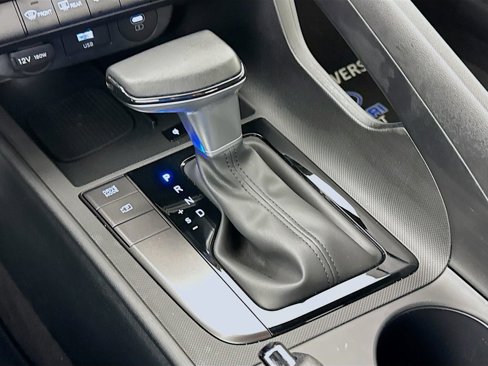 Certified 2025 Hyundai Elantra Sport image 16