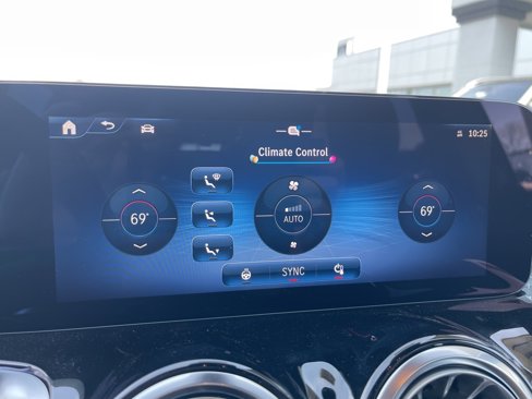 New 2025 Mercedes-Benz GLB 250 4MATIC image 9