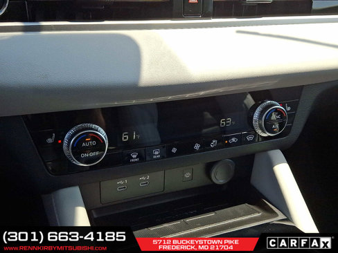 New 2025 Mitsubishi Outlander SE image 16