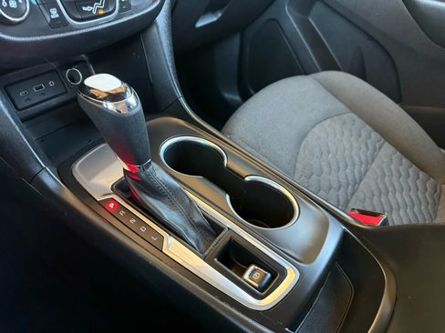 Used 2020 Chevrolet Equinox LT image 35