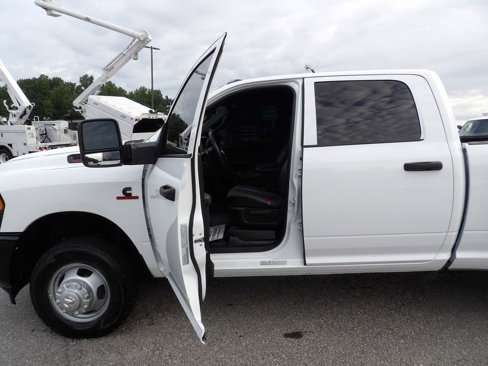Used 2024 RAM 3500 Tradesman image 13