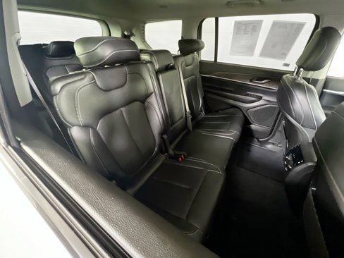 Used 2023 Jeep Grand Cherokee L Limited image 26