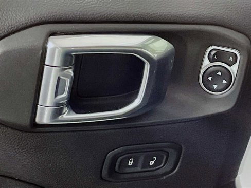 Used 2022 Jeep Wrangler Unlimited Sahara image 16