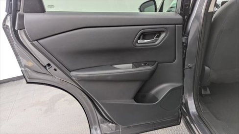Used 2025 Nissan Rogue SV image 16