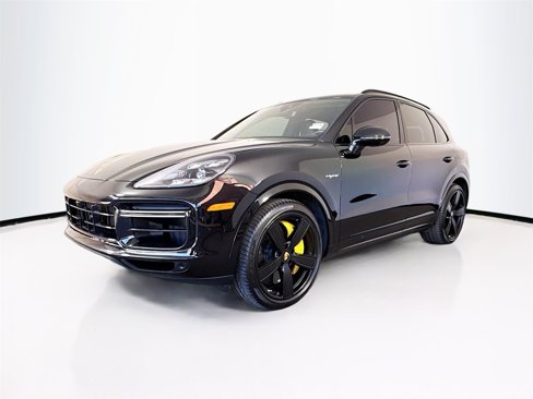 Certified 2023 Porsche Cayenne Turbo S image 1