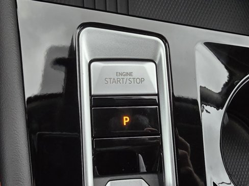 New 2025 Volkswagen Atlas Peak Edition SE image 26