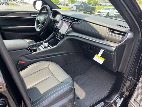 Used 2023 Jeep Grand Cherokee L Overland image 21